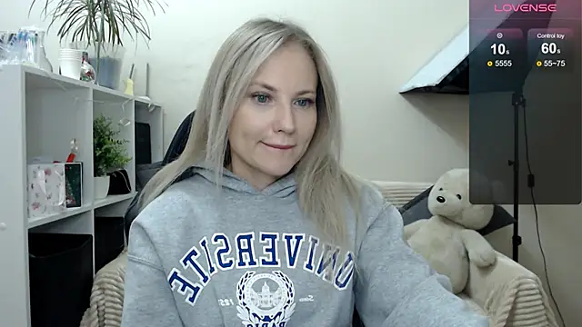 Snapshot of Sunny_bunny6 chatting on 27, 11, 2025 Sunny bunny6 online show from 27, 11, 2025