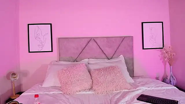 Emilyh  online show from 23, 10, 2025