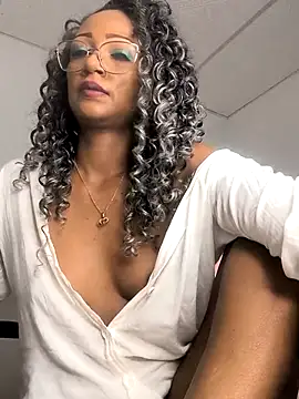 Snapshot of Amaliu_ chatting on 28, 2, 2025 Amaliu online show from 28, 2, 2025