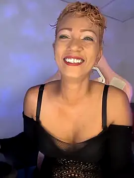 Snapshot of Amaliu_ chatting on 12, 9, 2025 Amaliu online show from 12, 9, 2025