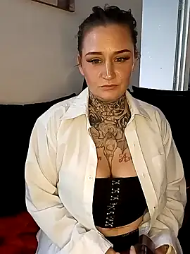 Lisacasandra online show from 12, 12, 2024