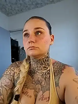 Lisacasandra online show from 26, 2, 2025