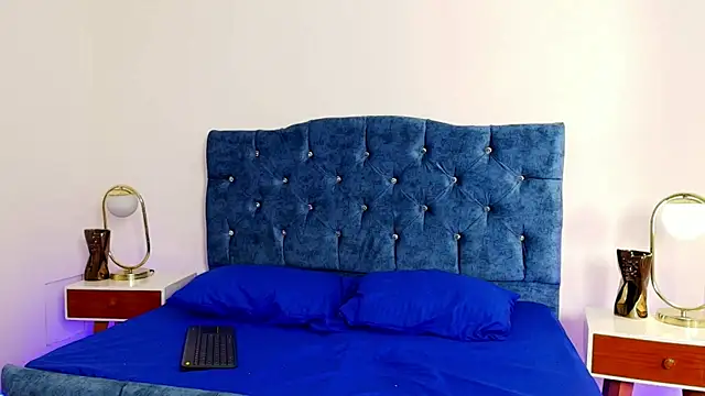 Andrewfalcon online show from 4, 2, 2025