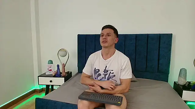 Andrewfalcon online show from 12, 3, 2025