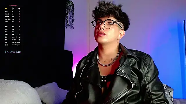 LyleBennett  online show from 28, 10, 2025