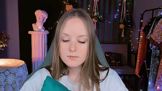 Snapshot of VivienLeeigh chatting on 28, 12, 2024 VivienLeeigh online show from 28, 12, 2024