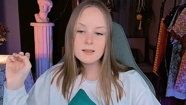 Snapshot of VivienLeeigh chatting on 28, 12, 2024 VivienLeeigh online show from 28, 12, 2024