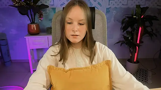 Snapshot of VivienLeeigh chatting on 8, 1, 2025 VivienLeeigh online show from 8, 1, 2025