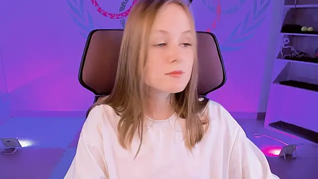 Snapshot of VivienLeeigh chatting on 9, 1, 2025 VivienLeeigh online show from 9, 1, 2025