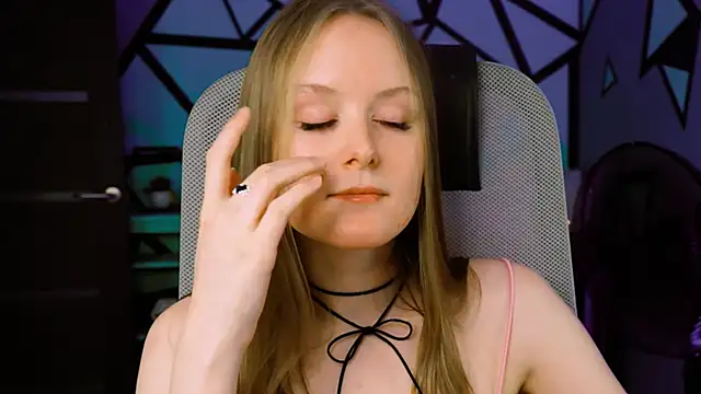 Snapshot of VivienLeeigh chatting on 19, 1, 2025 VivienLeeigh online show from 19, 1, 2025