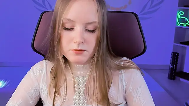 Snapshot of VivienLeeigh chatting on 7, 2, 2025 VivienLeeigh online show from 7, 2, 2025