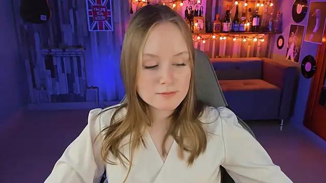 Snapshot of VivienLeeigh chatting on 28, 2, 2025 VivienLeeigh online show from 28, 2, 2025