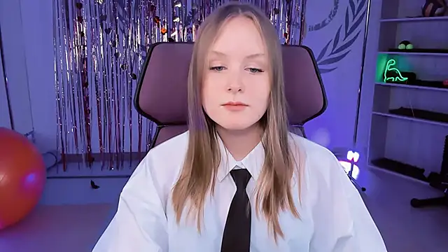 Snapshot of VivienLeeigh chatting on 9, 3, 2025 VivienLeeigh online show from 9, 3, 2025