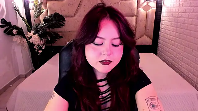 Snapshot of crimson_tati_ chatting on 2, 5, 2026 crimson tati online show from 2, 5, 2026
