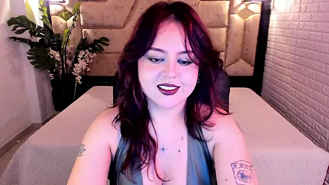 Snapshot of crimson_tati_ chatting on 14, 5, 2026 crimson tati online show from 14, 5, 2026