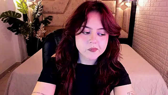 Snapshot of crimson_tati_ chatting on 26, 5, 2026 crimson tati online show from 26, 5, 2026