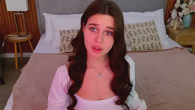 RihannaRose online show from 6, 10, 2025