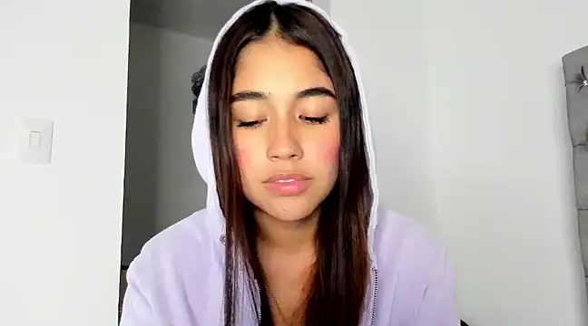 AriaMontgomery online show from 12, 12, 2024