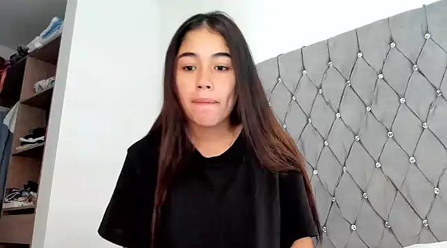 AriaMontgomery online show from 17, 12, 2024