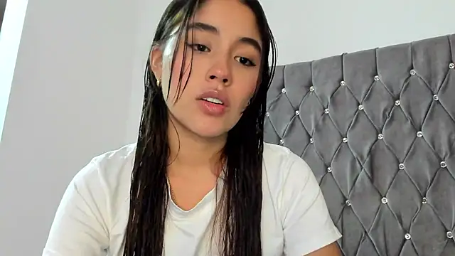 AriaMontgomery online show from 27, 1, 2025