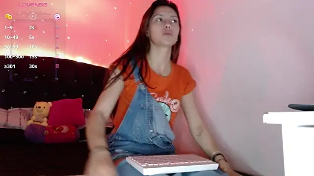 Snapshot of holy_juli chatting on 29, 1, 2025 holy juli online show from 29, 1, 2025