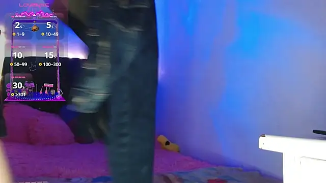 Snapshot of holy_juli chatting on 23, 2, 2025 holy juli online show from 23, 2, 2025