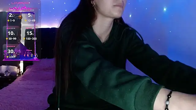 Snapshot of holy_juli chatting on 4, 3, 2025 holy juli online show from 4, 3, 2025