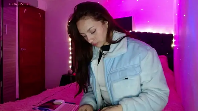 Snapshot of holy_juli chatting on 9, 3, 2025 holy juli online show from 9, 3, 2025