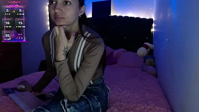 Snapshot of holy_juli chatting on 14, 3, 2025 holy juli online show from 14, 3, 2025