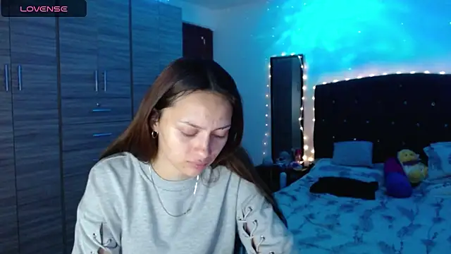 Snapshot of holy_juli chatting on 11, 9, 2025 holy juli online show from 11, 9, 2025