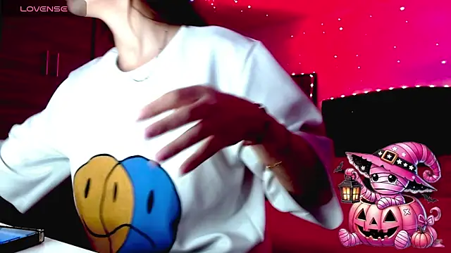 Snapshot of holy_juli chatting on 29, 10, 2025 holy juli online show from 29, 10, 2025