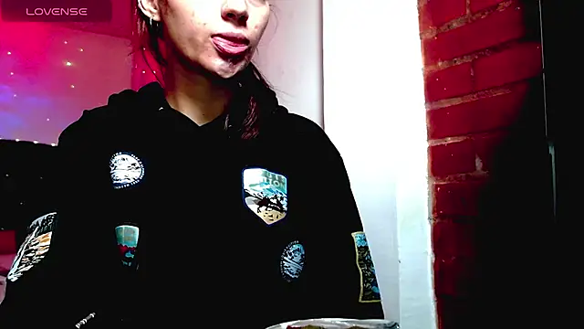 Snapshot of holy_juli chatting on 19, 11, 2025 holy juli online show from 19, 11, 2025