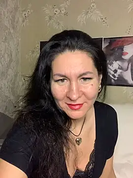Tina Moretti online show from 12, 2, 2025