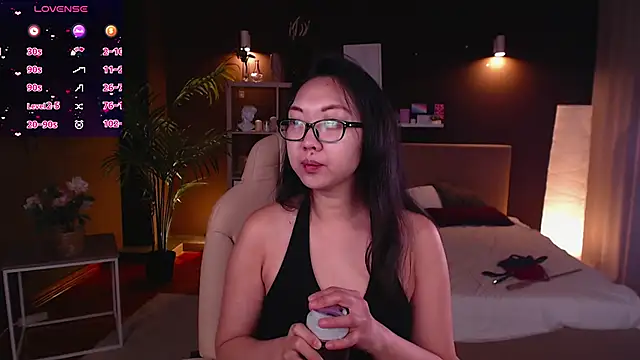 Snapshot of Marine_Vact chatting on 7, 11, 2025 Marine Vact online show from 7, 11, 2025