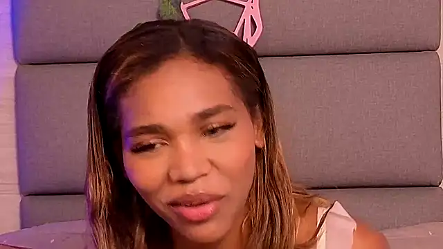 Snapshot of Lily_Miiller chatting on 7, 11, 2025 Lily Miiller online show from 7, 11, 2025