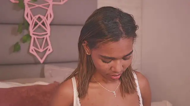 Snapshot of Lily_Miiller chatting on 27, 11, 2025 Lily Miiller online show from 27, 11, 2025