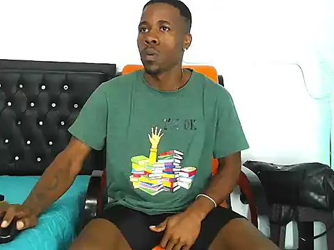 Snapshot of Damian_hart_24CM chatting on 2, 12, 2025 Damian hart 24CM online show from 2, 12, 2025