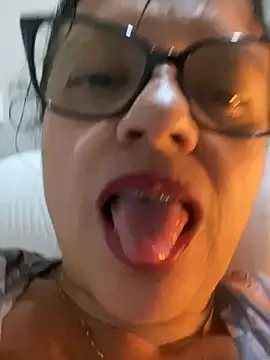 Sharongirl07 online show from 4, 4, 2026