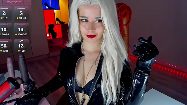 mollyposhh online show from 18, 4, 2026