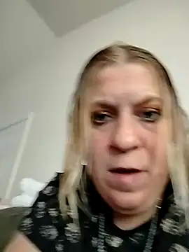 Playmate86 online show from 25, 2, 2025