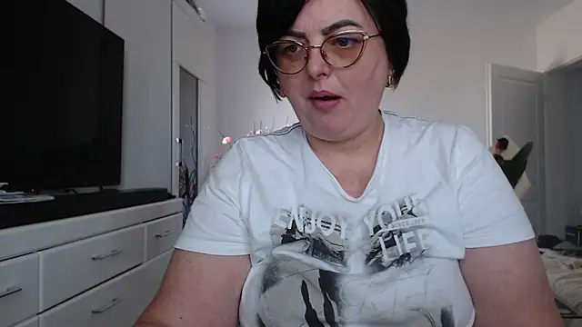 Amandamuller1982 online show from 5, 3, 2026