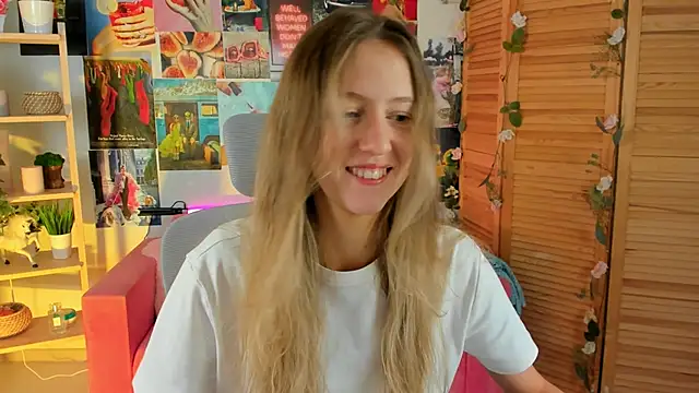 Snapshot of Sharon_Evansi chatting on 7, 12, 2024 Sharon Evansi online show from 7, 12, 2024