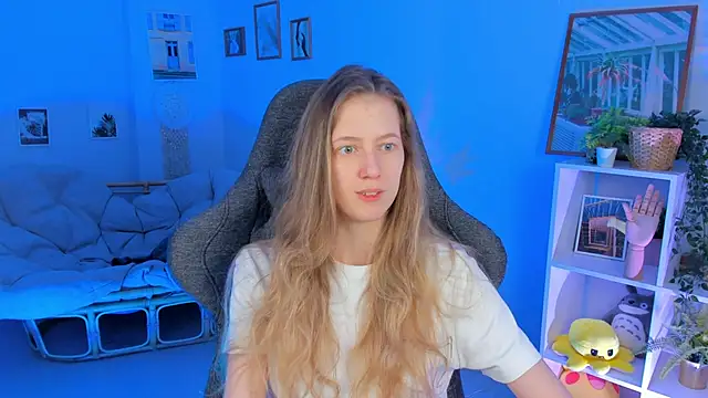 Snapshot of Sharon_Evansi chatting on 9, 3, 2025 Sharon Evansi online show from 9, 3, 2025