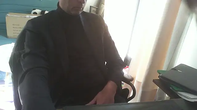 Snapshot of shyfrenchcock1 chatting on 7, 1, 2026 shyfrenchcock1 online show from 7, 1, 2026