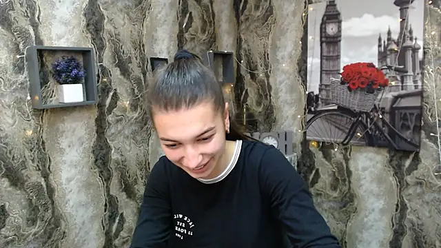 Snapshot of KarolinaRosse_ chatting on 30, 12, 2024 KarolinaRosse online show from 30, 12, 2024
