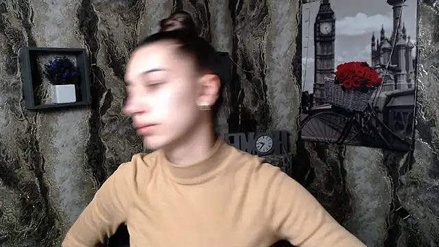 Snapshot of KarolinaRosse_ chatting on 31, 12, 2024 KarolinaRosse online show from 31, 12, 2024