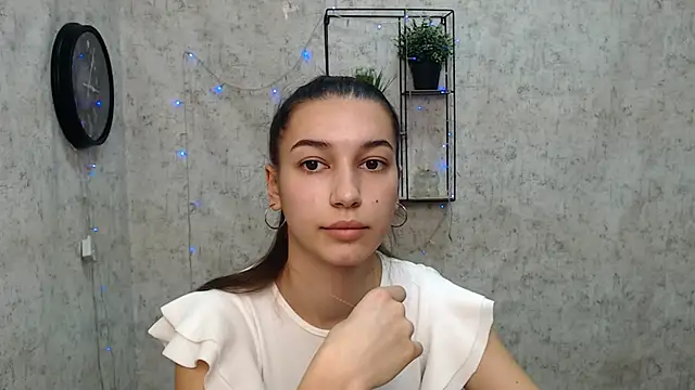 Snapshot of KarolinaRosse_ chatting on 3, 1, 2025 KarolinaRosse online show from 3, 1, 2025
