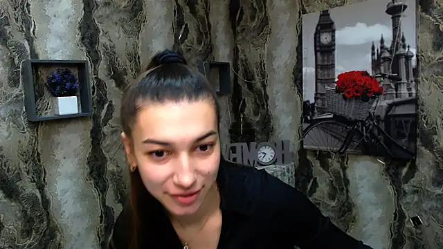 Snapshot of KarolinaRosse_ chatting on 8, 1, 2025 KarolinaRosse online show from 8, 1, 2025