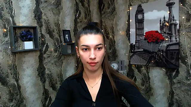 Snapshot of KarolinaRosse_ chatting on 8, 1, 2025 KarolinaRosse online show from 8, 1, 2025