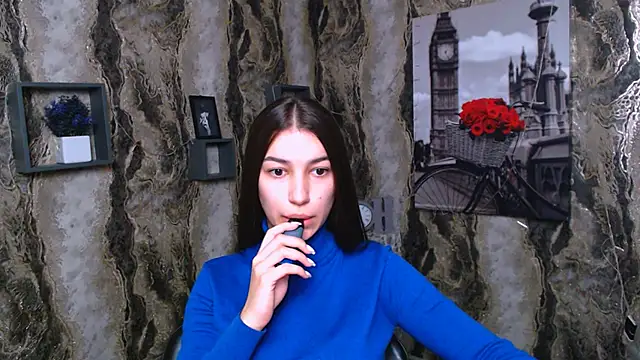 Snapshot of KarolinaRosse_ chatting on 10, 1, 2025 KarolinaRosse online show from 10, 1, 2025